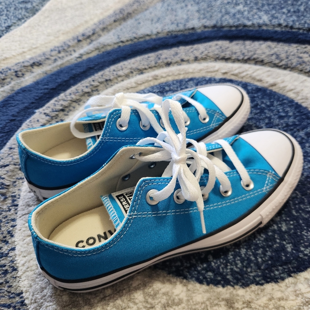 Converse - Picture 3 of 5